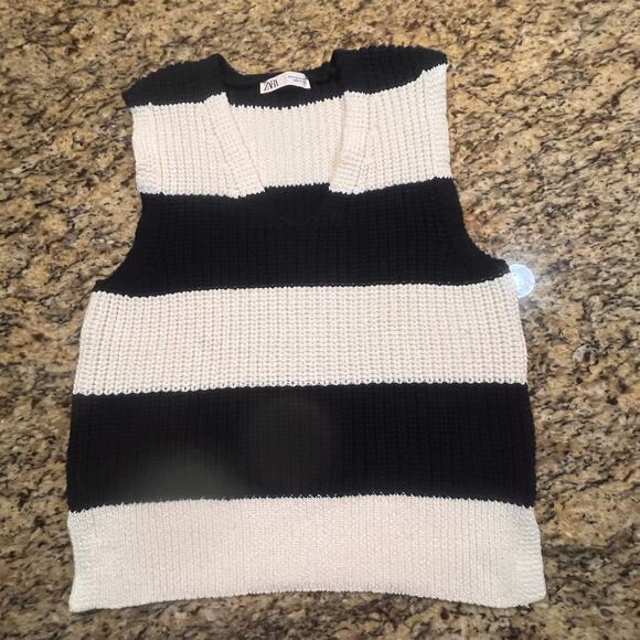ZARA Women Medium Chunky Academia Artsy Black And White Wide Stripe Sweater Vest - Picture 2 of 6